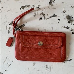COACH SMALL CORAL WRISTLET